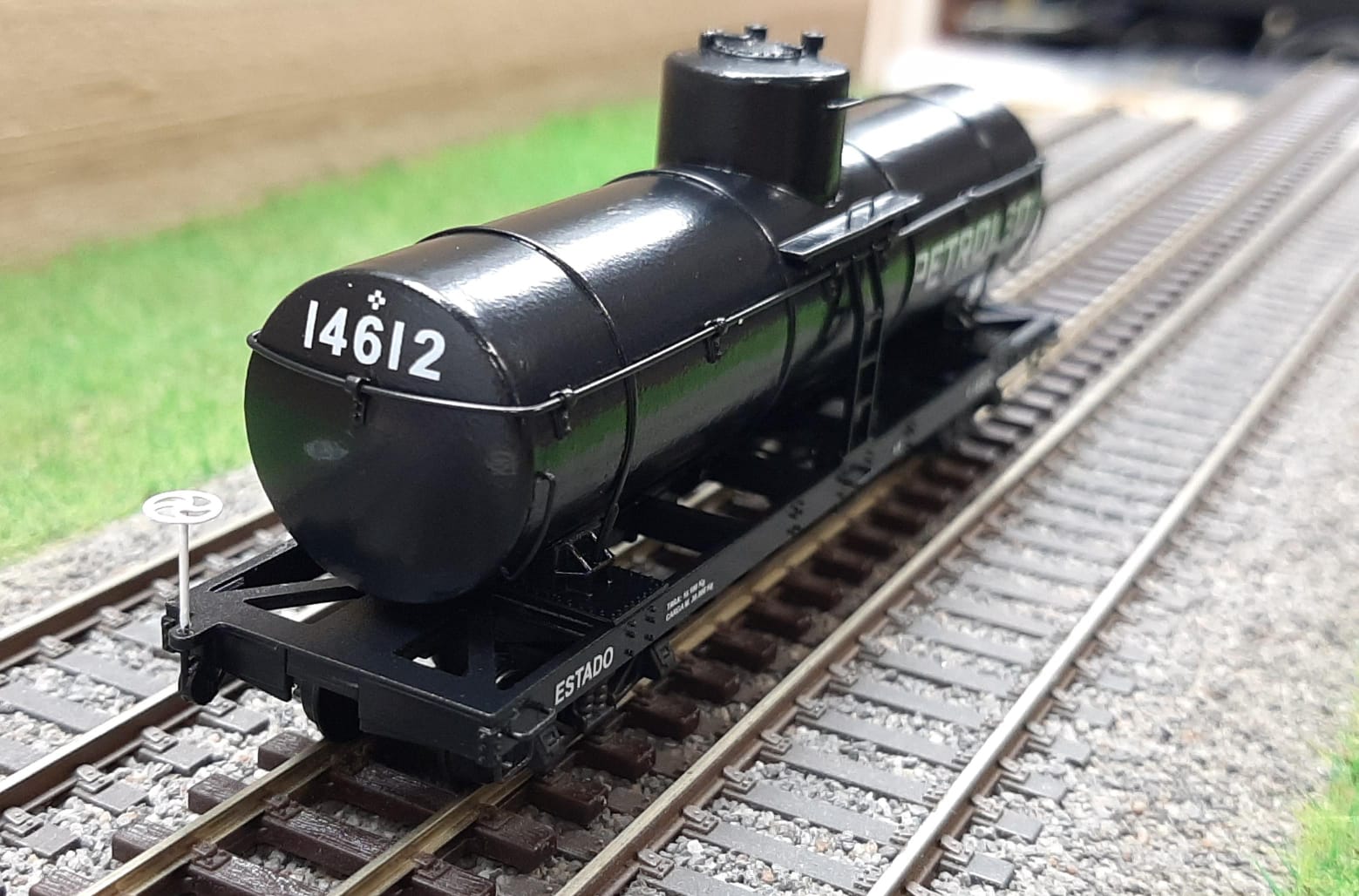 Vagón cisterna antiguo "Petroleo" - Ferrocarril Belgrano