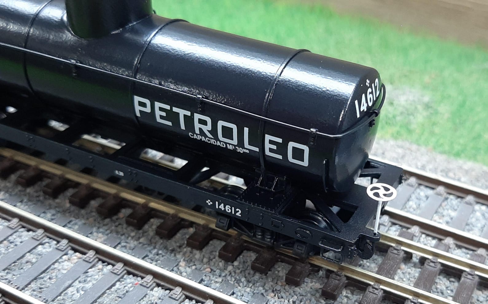 Vagón cisterna antiguo "Petroleo" - Ferrocarril Belgrano